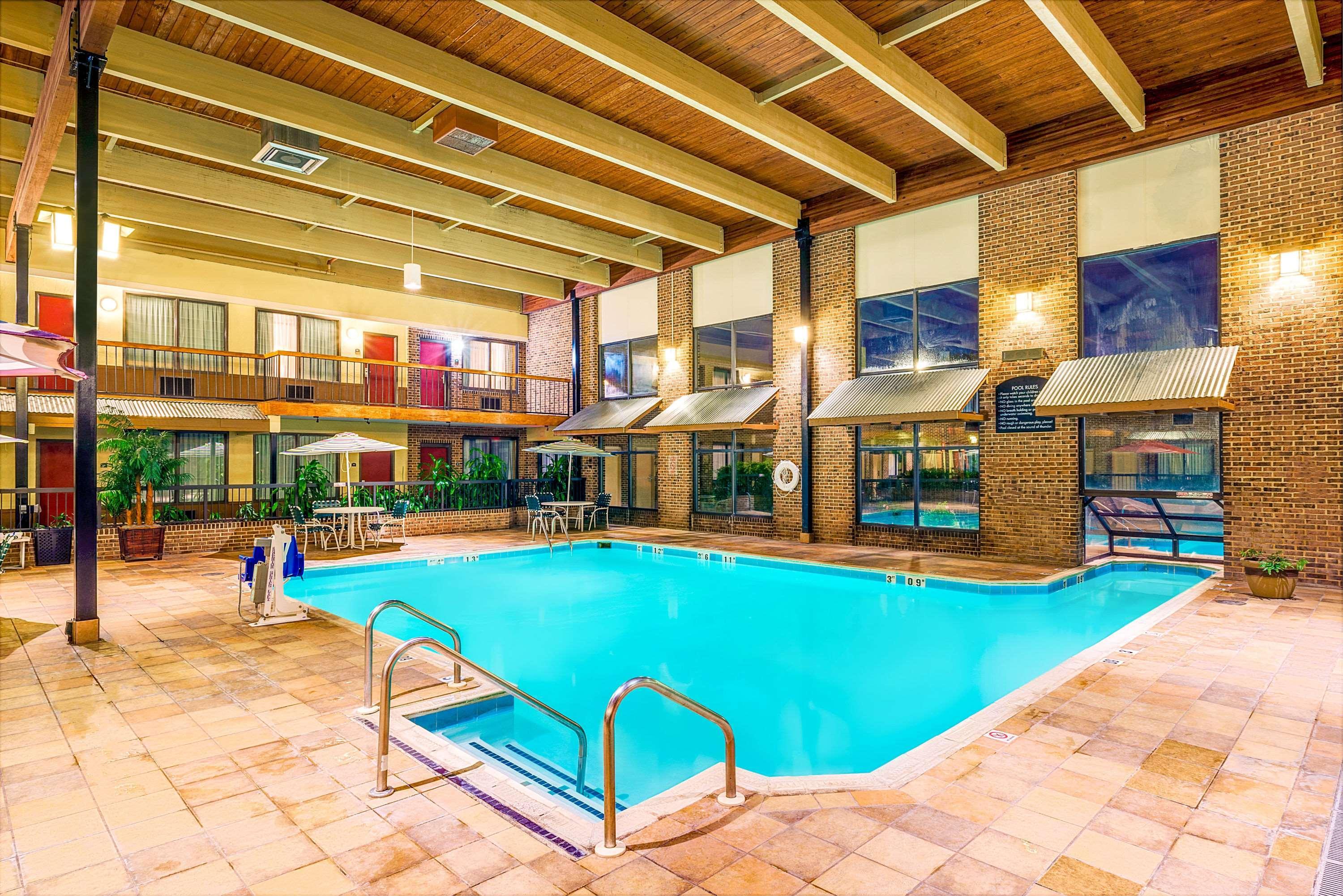 Wyndham Garden York Hotel Екстериор снимка