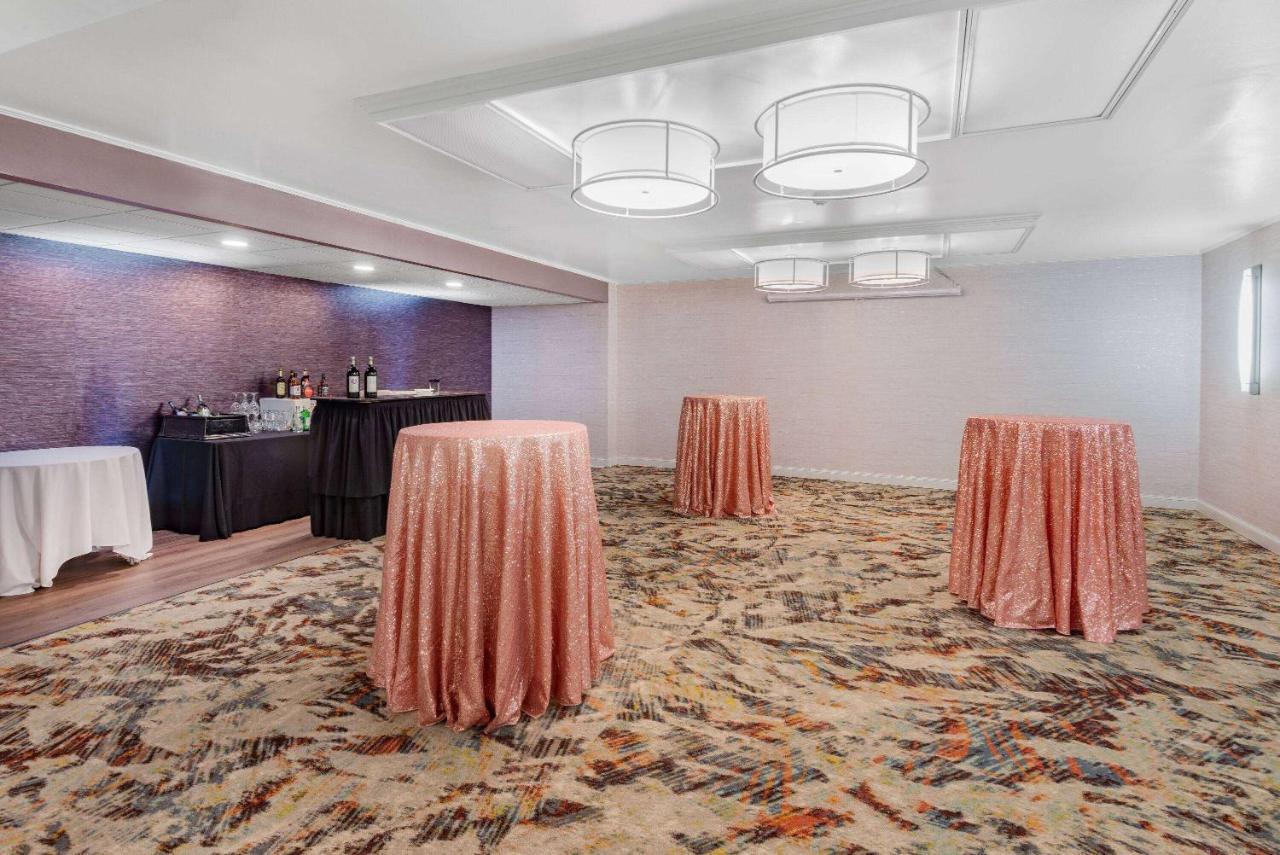 Wyndham Garden York Hotel Екстериор снимка