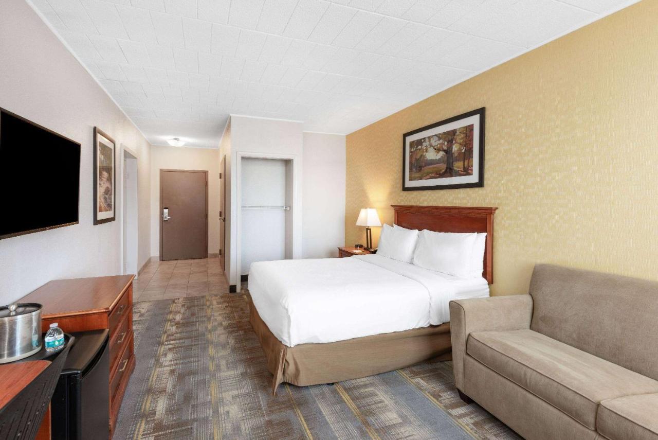 Wyndham Garden York Hotel Екстериор снимка