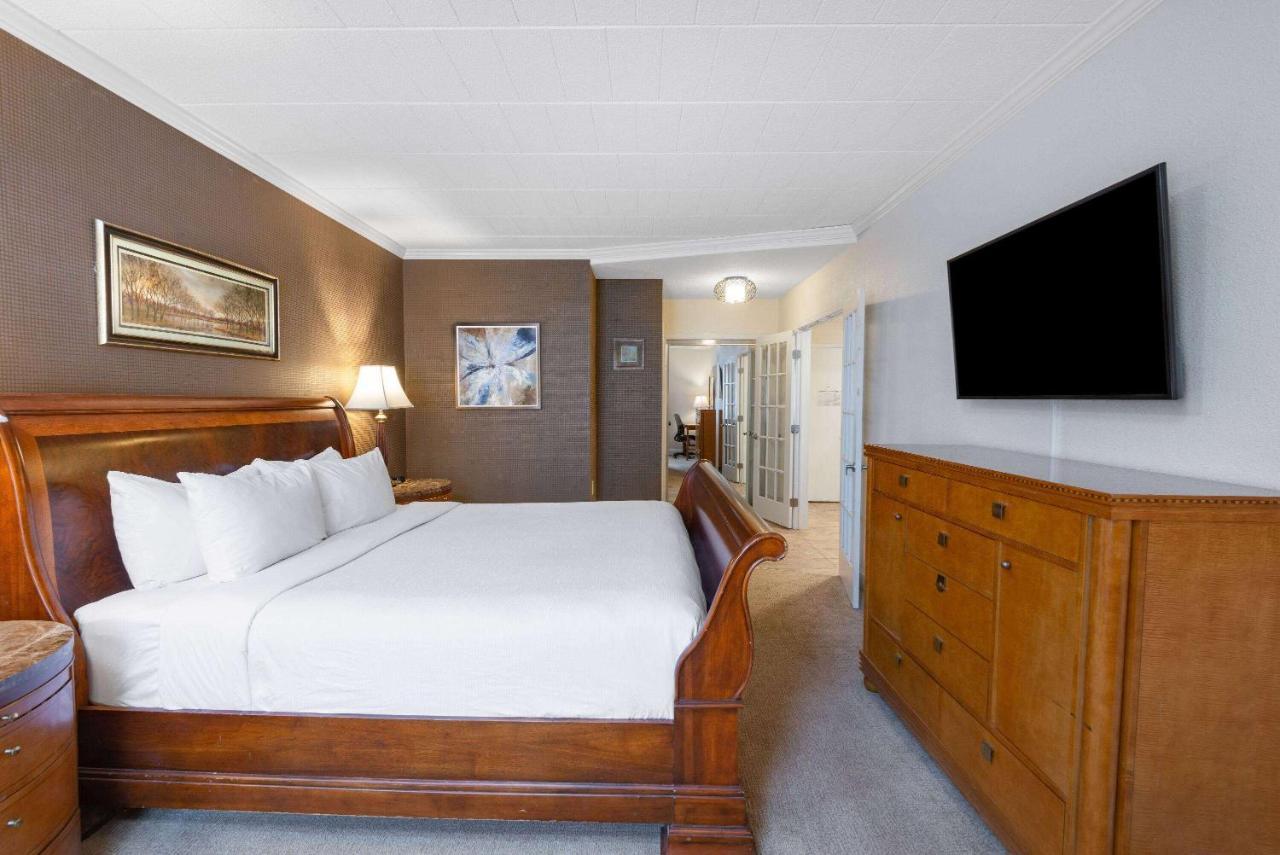 Wyndham Garden York Hotel Екстериор снимка