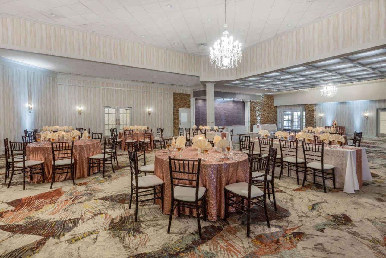 Wyndham Garden York Hotel Екстериор снимка