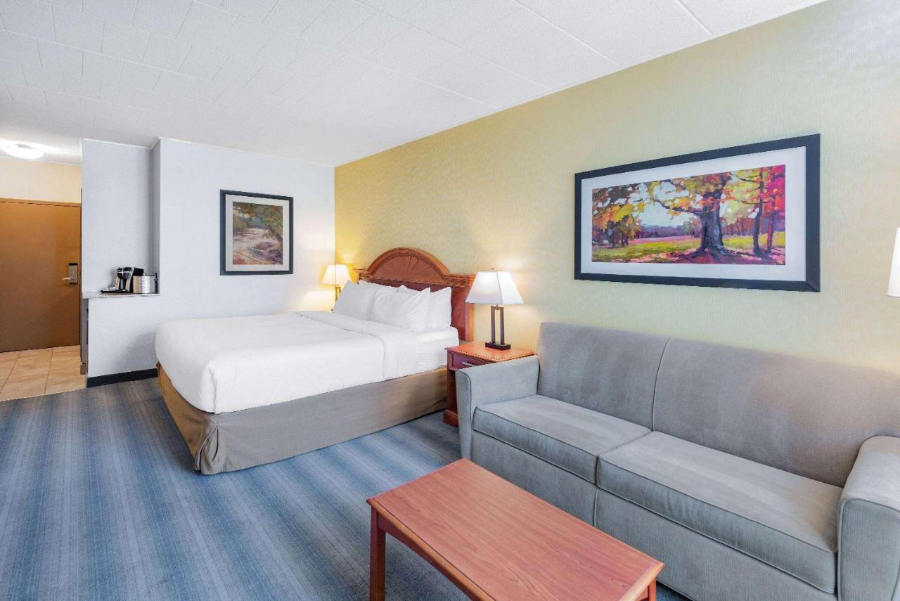 Wyndham Garden York Hotel Екстериор снимка