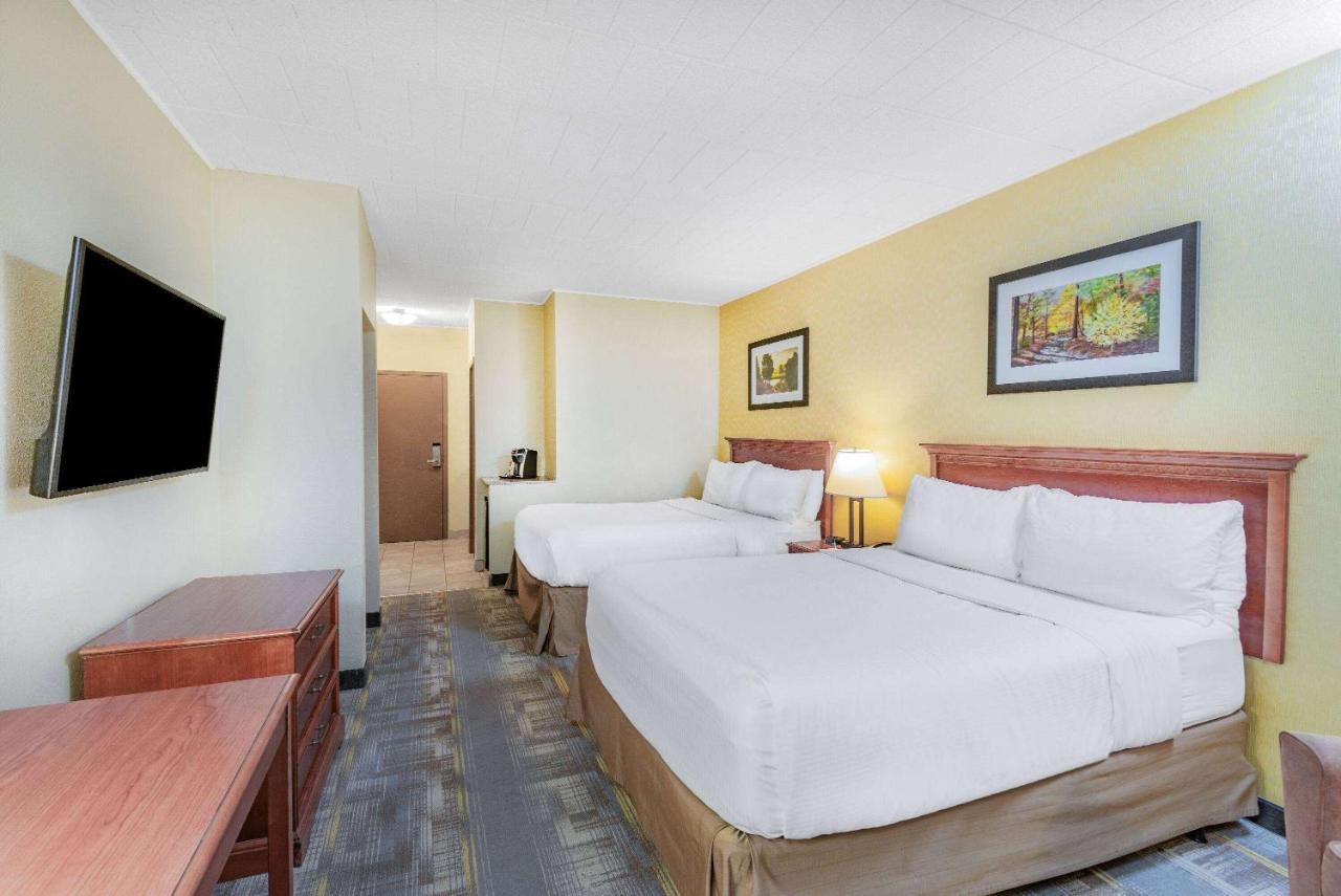 Wyndham Garden York Hotel Екстериор снимка