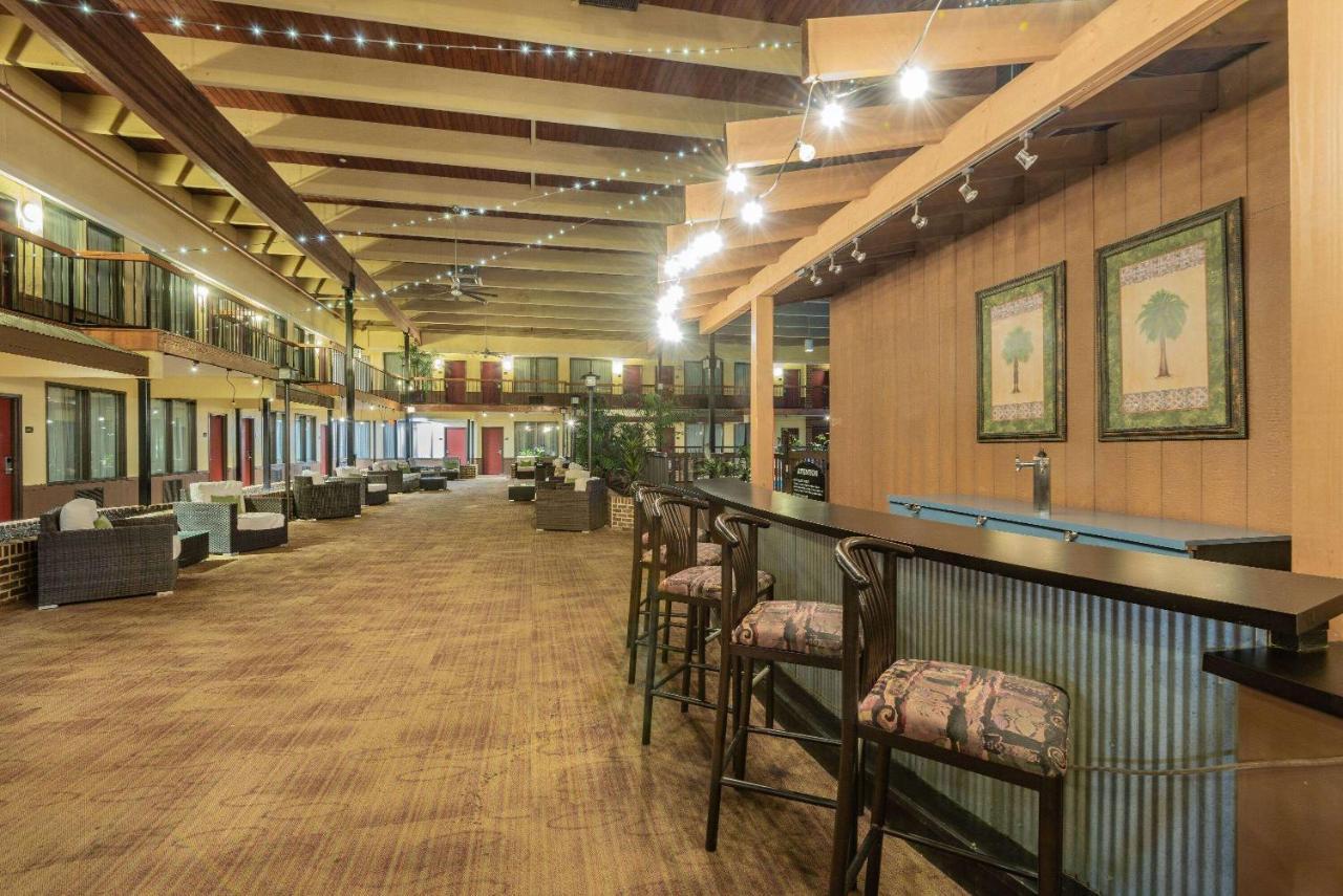 Wyndham Garden York Hotel Екстериор снимка